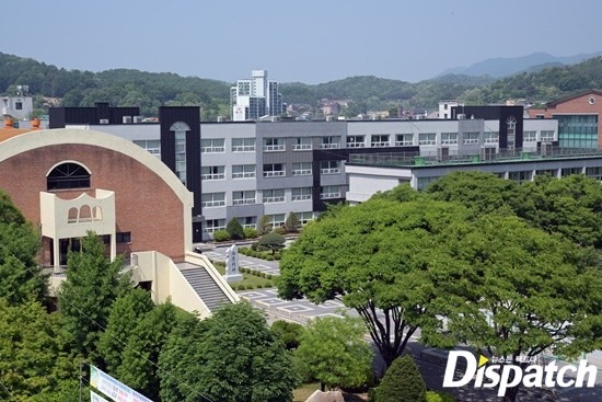 ... ở trường nữ sinh Sangji, Wonju, tỉnh Gangwon