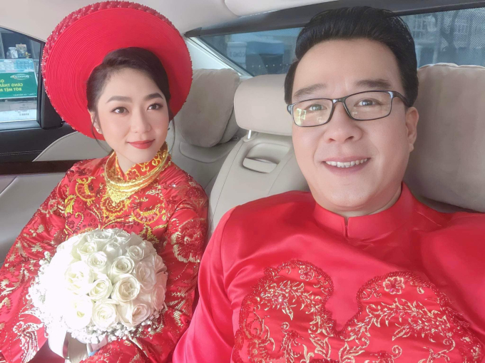 Hà Thanh Xuân tổ chức đám cưới nhưng không làm giấy đăng ký kết hôn với doanh nhân Thắng Ngô 