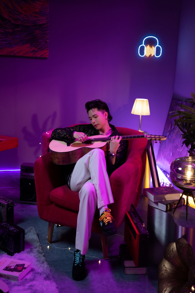 Trịnh Thăng Bình đã khỏe mạnh và trở lại với âm nhạc. Anh cũng đầu tư studio bài bản.