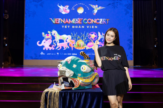 Hoàng Thuỳ Linh sẽ hát live tại concert bằng micro Rosé (BLACKPINK) từng sử dụng?