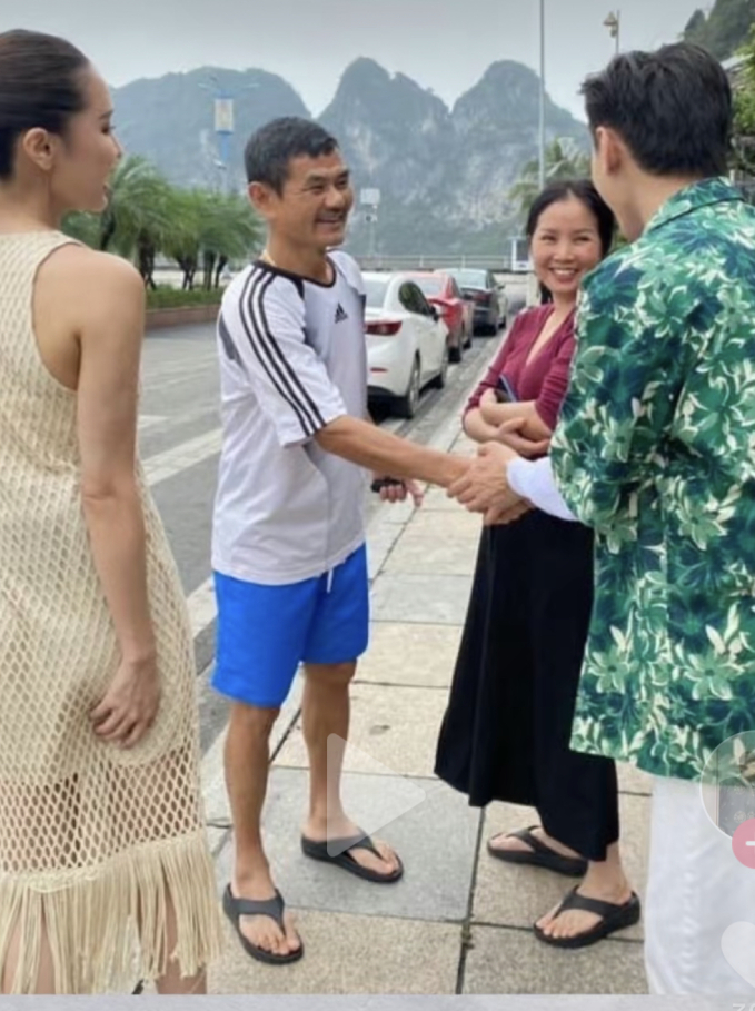 Nam ca sĩ từng gặp mặt bố mẹ Bích Phương ở hậu trường chặng quay hình Quảng Ninh 