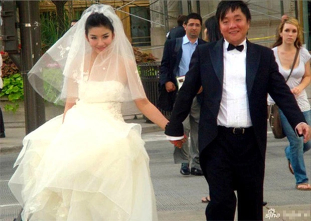 Hai cuộc hôn nhân ồn ào khiến danh tiếng Huỳnh Dịch bị hủy hoại