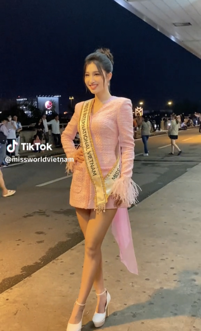 Phương Nhi chọn chiếc váy hồng ngọt ngào, khoe nhan sắc thăng hạng sau 1 năm đăng quang 