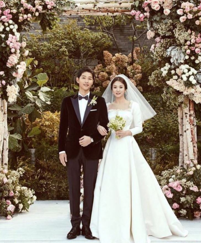 Hôn nhân 3 đại mỹ nhân châu Á diện váy cưới Dior trong đám cưới khủng: Song Hye Kyo - Angelababy “đứt gánh giữa đường”, minh tinh Thái thì sao?