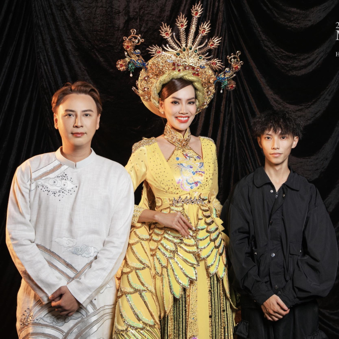 NTK Văn Thành Công có nhiều kinh nghiệm thiết kế trang phục cho các người đẹp tham dự các cuộc thi hoa hậu trong nước và quốc tế 