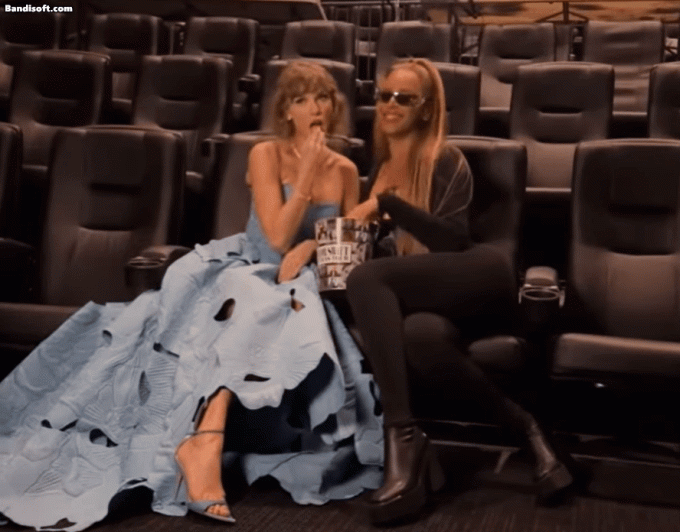 Beyoncé và Taylor Swift cực thân thiết trong họp báo ra mắt phim tài liệu The Eras Tour.