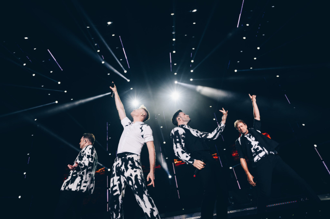 Không chỉ ở Việt Nam, Westlife phải liên tục thêm các đêm diễn khắp toàn cầu, chứng tỏ sức hút rất lớn từ chuyến lưu diễn này.