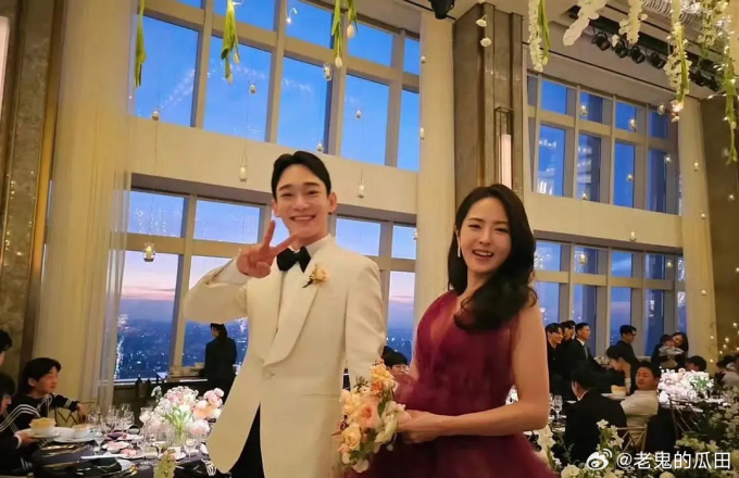 Drama trong hôn lễ Chen: Chú rể bị “ném đá” tơi bời vì làm điều này ngay trước mặt EXO và cô dâu