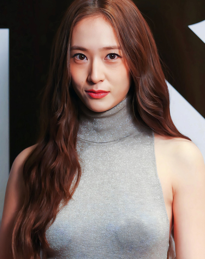 Krystal khoe sắc vóc gợi cảm qua cam thường, bất ngờ hội ngộ tổng tài Ahn Hyo Seop ở sự kiện