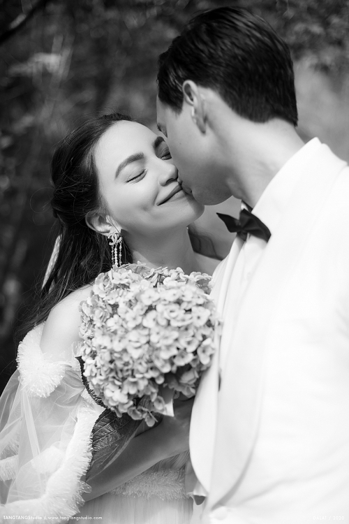 Hồ Ngọc Hà và Kim Lý đã đăng kí kết hôn vào năm 2020 nhưng chưa tổ chức đám cưới 