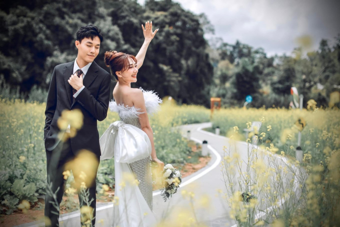 S.T Sơn Thạch, BB Trần và dàn sao nam Vbiz là phù rể trong hôn lễ cặp đôi Vbiz diễn ra vào tháng 11 