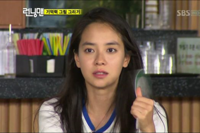 Song Ji Hyo chẳng mấy khi trang điểm khi tham gia Running Man