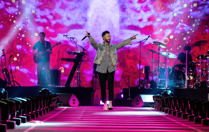 Maroon 5 xác nhận trình diễn tại Việt Nam, giá vé dao động từ 1 triệu đến cao nhất 10 triệu đồng!