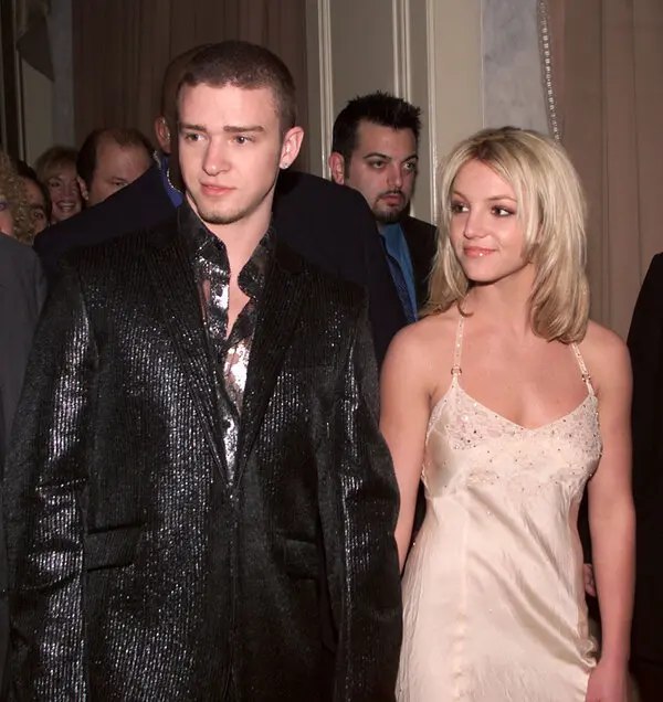 Britney Spears hẹn hò Justin Timberlake từ năm 1999 đến năm 2002.
