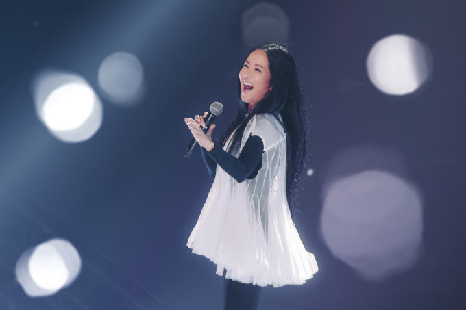 Diva Hồng Nhung gây tranh cãi khi hát tiếng Anh tại show Chị Đẹp nhưng vẫn đạt điểm số cao nhất
