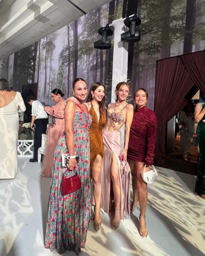 Sau Yaya Urassaya, mỹ nhân thị phi Thái Lan bị chỉ trích vì diện trang phục sexy quá đà đến dự hôn lễ của Mark Prin - Kimmy