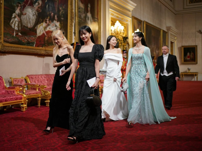   BLACKPINK lộng lẫy, quý phái khi tham gia Quốc tiệc tại Cung điện Buckingham (Vương quốc Anh)   