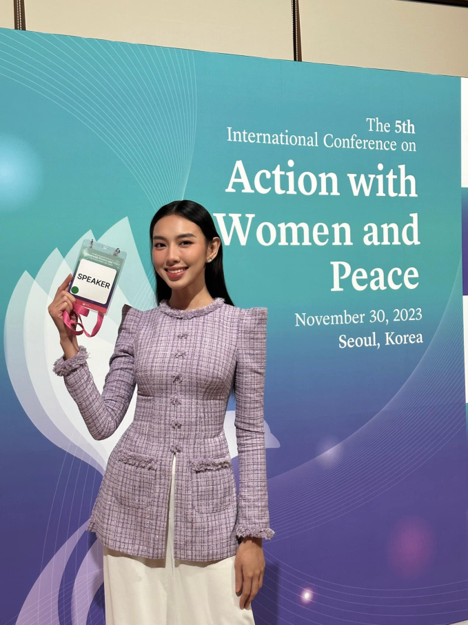Thuỳ Tiên diện áo bà ba dự Hội nghị Quốc tế lần thứ 5