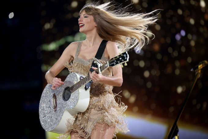 Tour diễn The Eras Tour giúp Taylor Swift bước lên hàng tỷ phú