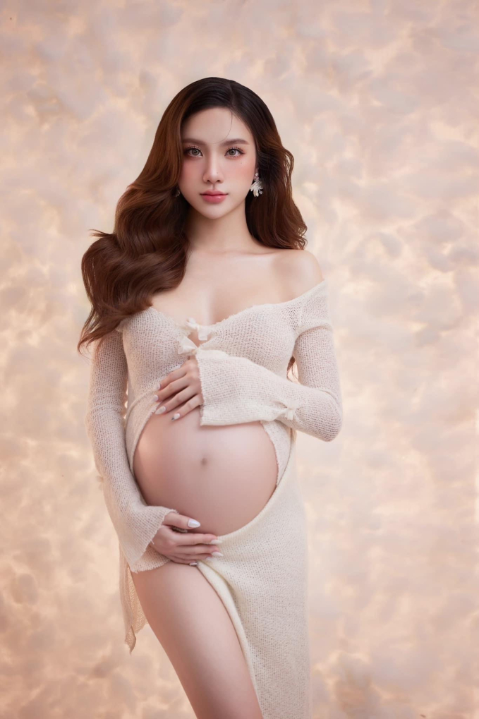 Sao nữ Vbiz thông báo mang bầu song thai, khoe ảnh nét căng ở tháng cuối thai kỳ