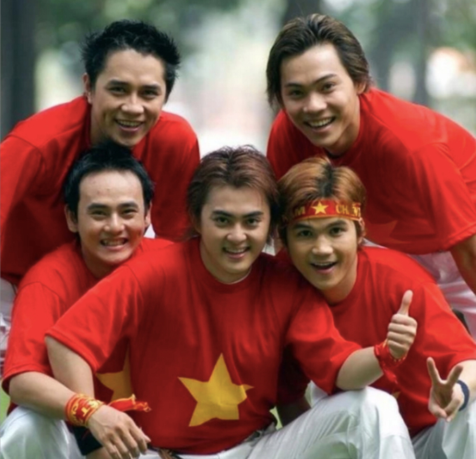 2 ca sĩ Tuấn Khang và Ưng Đại Vệ từng hoạt động chung dưới thời còn làm thành viên nhóm nhạc GMC