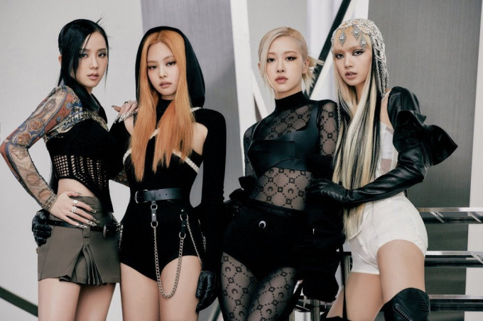 Hồi đầu tháng 12, YG xác nhận gia hạn thành công hợp đồng nhóm với BLACKPINK, nhưng lại không hề đả động tới bản hợp đồng cá nhân của từng thành viên