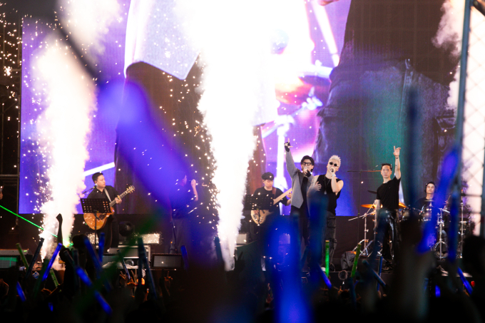 Hơn 200 nghìn khán giả “thăng hoa” suốt 3 ngày cùng HOZO Super Fest, Thu Minh lần đầu tiên làm điều này trong đêm diễn cuối cùng!