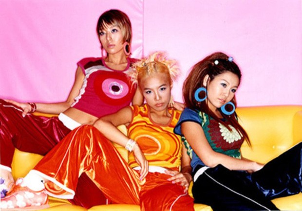 Nhóm nữ đầu tiên của YG mang tên Swi.T, đội hình 3 thành viên gồm Eunjoo, Naiyoung và Mihyun