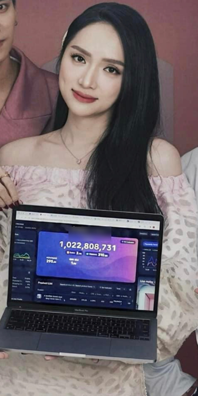 Hoa hậu Hương Giang có doanh thu hơn 1 tỷ đồng chỉ sau 5 tiếng livestream bán hàng 