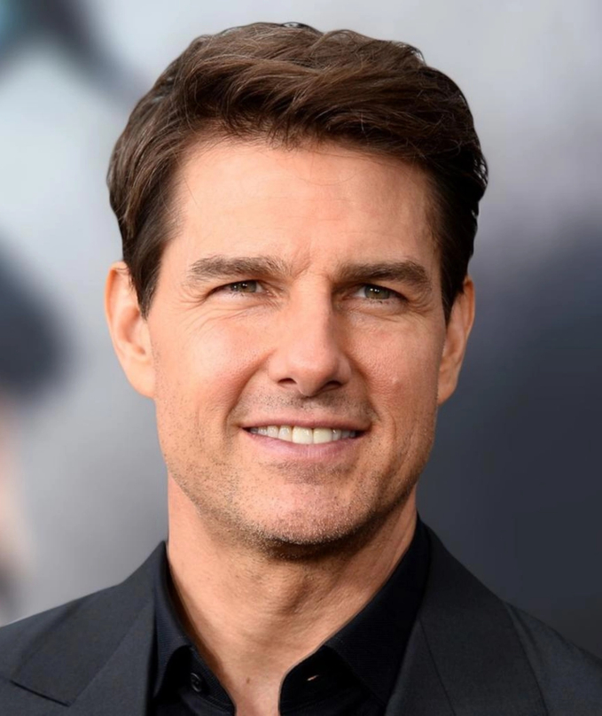 Đến giờ dù đã bước sang tuổi 62, Tom Cruise vẫn giữ được vẻ ngoài hào hoa, phong độ, trẻ quá nhiều so với tuổi thật