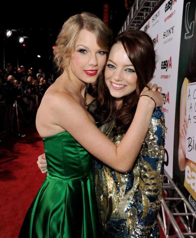 Taylor Swift và Emma Stone đã thân thiết với nhau từ năm 2008
