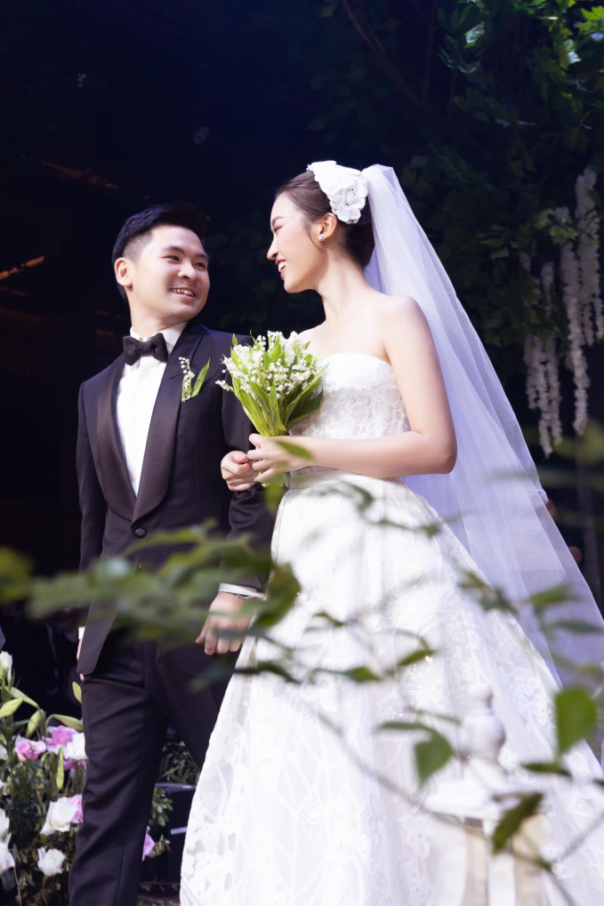 Đám cưới khủng của cả hai diễn ra tại Hà Nội, thu hút sự chú ý của công chúng và truyền thông