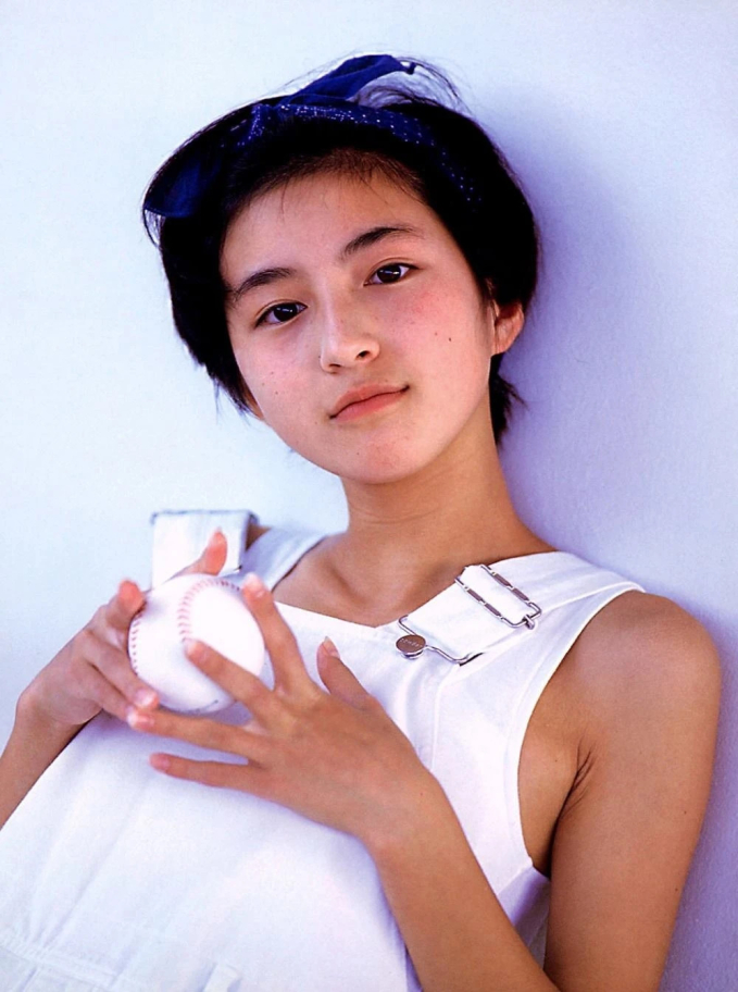 Nhan sắc của Ryoko Hirosue thời trẻ