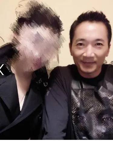 Trâu Triệu Long lộ ảnh ngoại tình với cô gái kém 24 tuổi