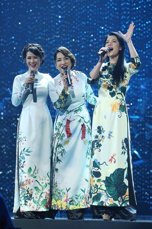3 chị đẹp Hồng Nhung, Mỹ Linh và Thu Phương cùng hát ca khúc Hương Ngọc Lan vào năm 2015