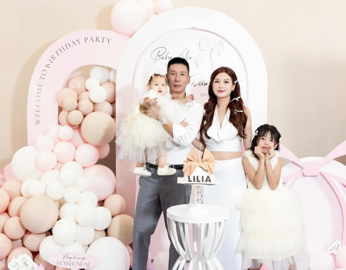 Á hậu Diễm Trang và chồng doanh nhân tổ chức sinh nhật 1 tuổi hoành tráng cho nhóc tỳ thứ 2 