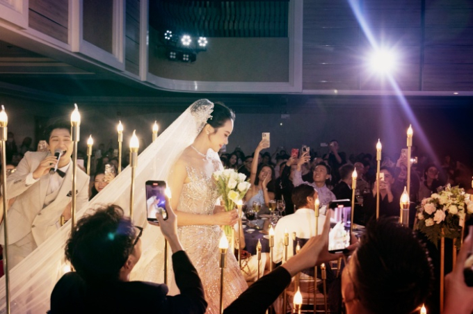 Kiều Ngân diện chiếc váy cưới lấp lánh để bước vào lễ đường trọng đại nhất cuộc đời 