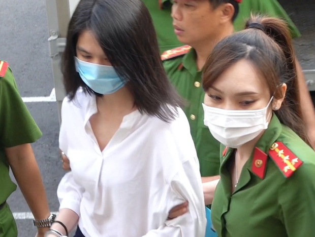 Ngọc Trinh bị tuyên mức án 1 năm tù nhưng cho hưởng án treo với tội Gây rối trật tự công cộng, thời gian thử thách là 2 năm.
