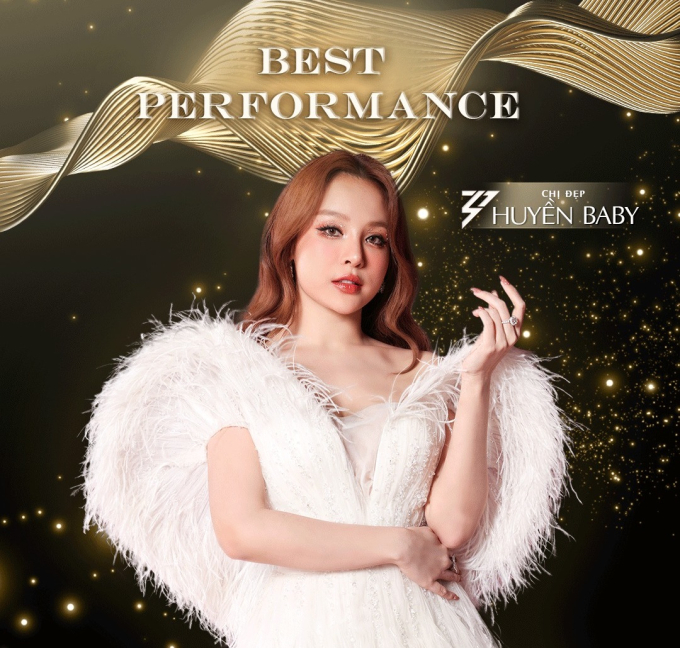 Huyền Baby nhận giải thưởng Best Performance