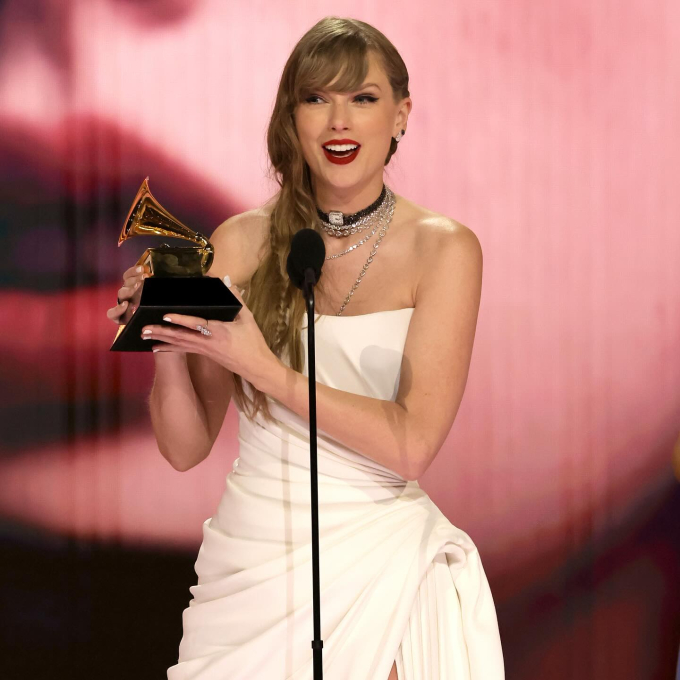 Taylor Swift thông báo ra album mới khi lên nhận giải Grammy