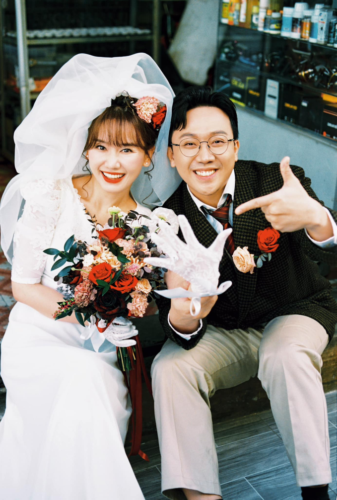 Bức ảnh cưới trong kịch chính là hình ảnh photoshop từ ảnh khoảnh khắc Hari Won và Trấn Thành kỷ niệm 7 năm bên nhau  