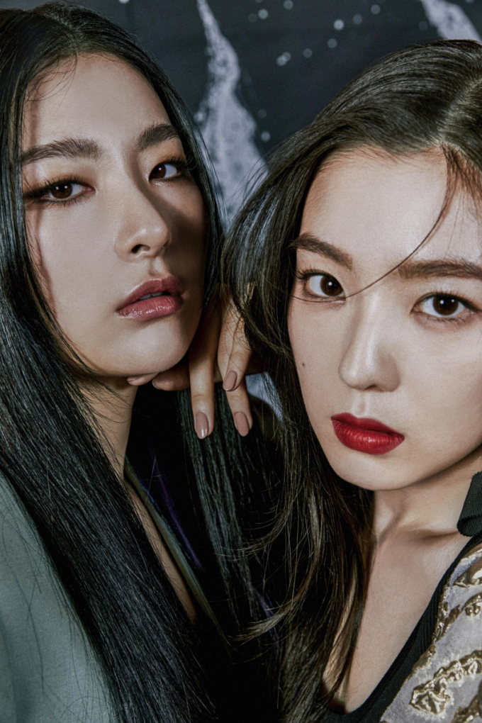 Sáng 7/2, SM Entertainment đưa ra thông báo tái ký hợp đồng quản lý với bộ đôi Red Velvet Irene và Seulgi