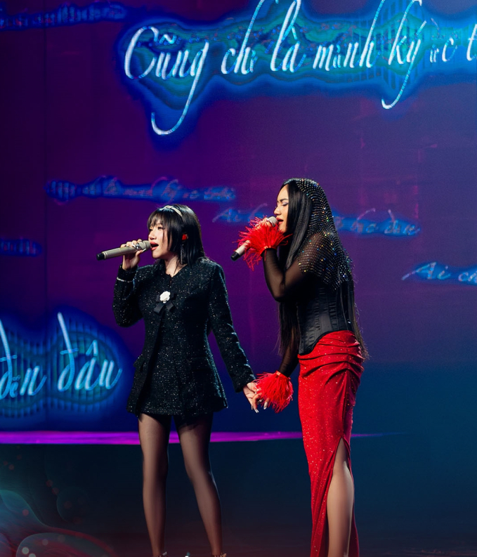Orange và Sofia trình diễn tại Sóng 24.