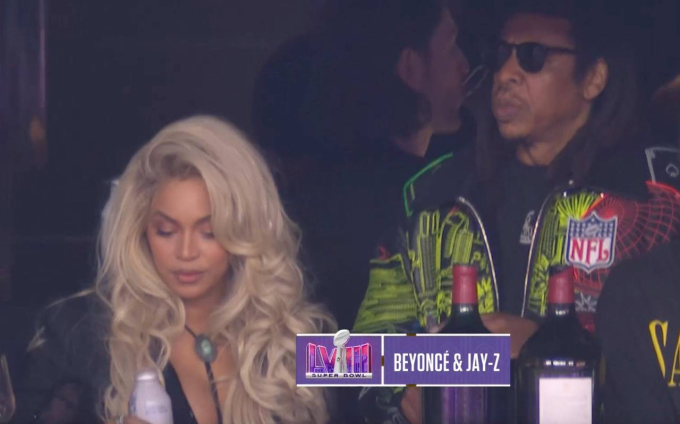 Vợ chồng Beyoncé - Jay Z trên khán đài