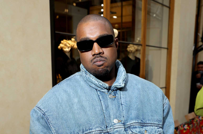 Kanye West đăng bài 