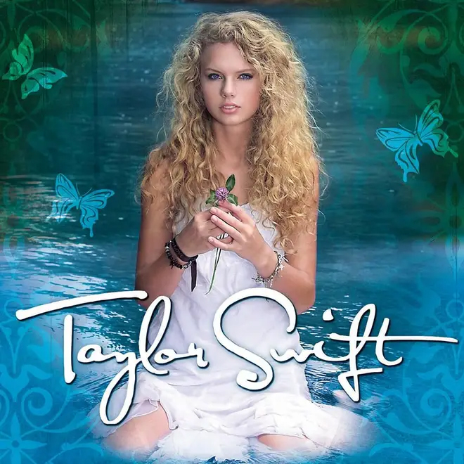 Taylor thành công ngay từ album đầu tay