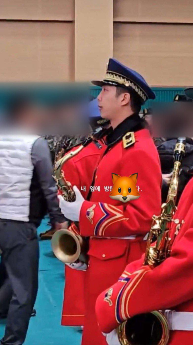  Trưởng nhóm BTS còn tham gia ban nhạc quân đội, debut với tư cách... nghệ sĩ saxophone
