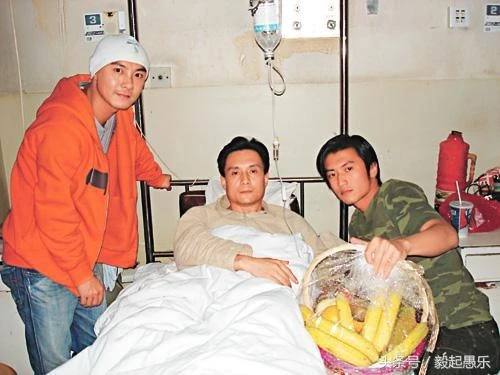  Trương Vệ Kiện bị chỉ trích vì đánh bạn diễn nhập viện