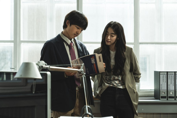 Phim của Song Joong Ki gây tranh cãi: Người khen hết lời, người chê bai 