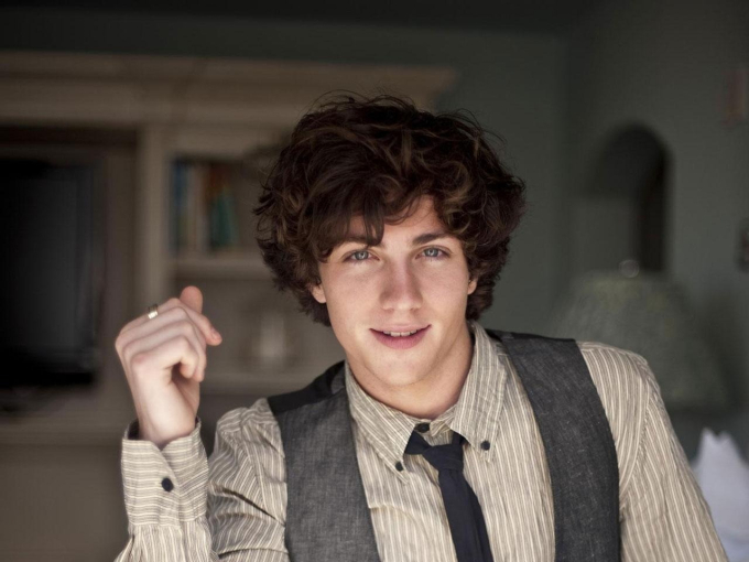 Aaron Taylor-Johnson gặp vợ khi mới 19 tuổi